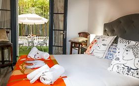 Les Canoubiers Luxe Et Serenite Au Coeur De Saint-Tropez Suites Spacieuses Avec Jardin Enchanteur